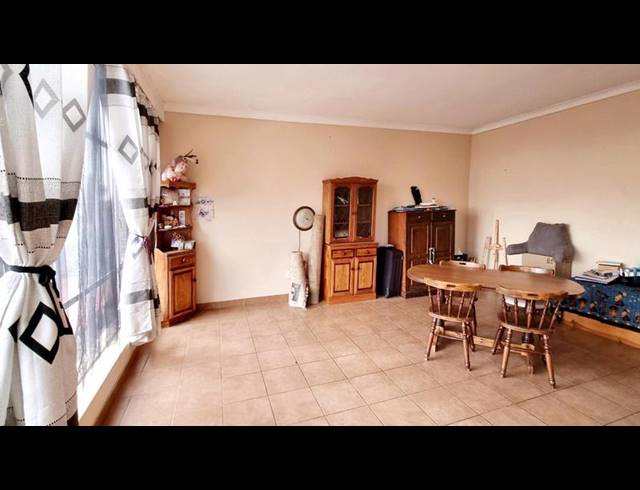 1 BEDROOM APARTMENT FOR SALE IN KENMARE